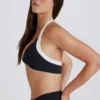 Soft Active sport-BH med vridet framsida och halterneck i svart Soft Active sport-BH med vridet framsida och halterneck i svart