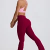 Soft Active V-formad midja med fickor och utsvängda ben i vinrött Soft Active V-formad midja med fickor och utsvängda ben i vinrött