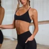 Soft Active V-Waist Pocket Mini Shorts i svart Soft Active V-Waist Pocket Mini Shorts i svart
