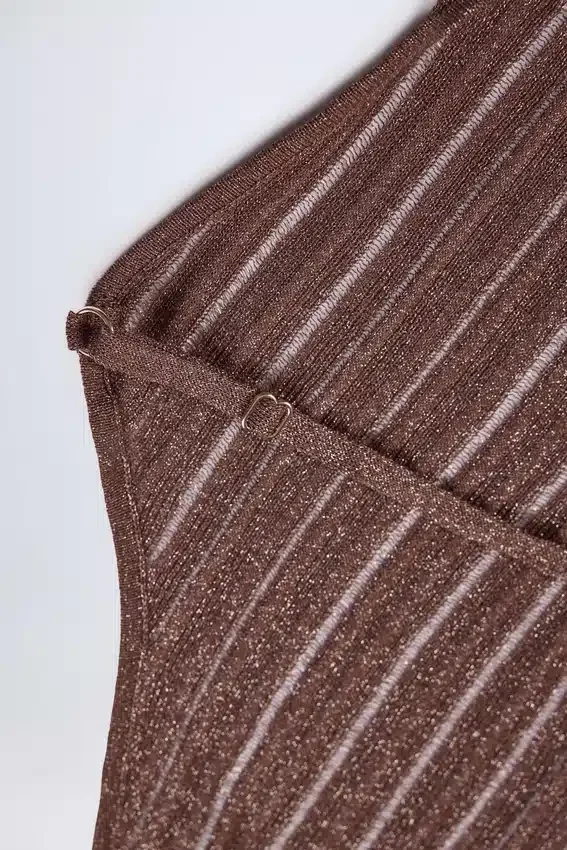 Solara rygglös halterneck-klänning i brons Solara rygglös halterneck-klänning i brons