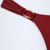 St Barts stringbikini-underdelar med metalldetaljer i mörk körsbär St Barts stringbikini-underdelar med metalldetaljer i mörk körsbär