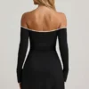Stasia Modal Off-Shoulder A-Line Miniklänning i svart Stasia Modal Off-Shoulder A-Line Miniklänning i svart