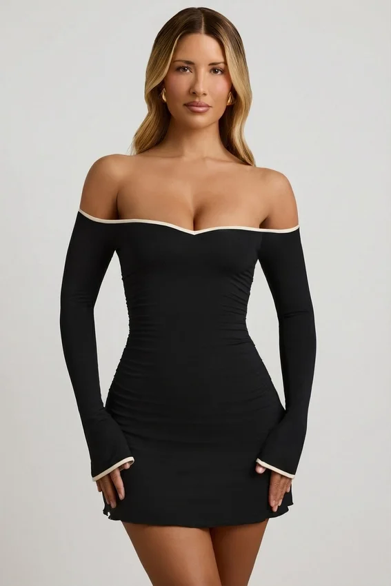 Stasia Modal Off-Shoulder A-Line Miniklänning i svart Stasia Modal Off-Shoulder A-Line Miniklänning i svart
