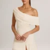 Suhana Modal Asymmetrisk A-linje miniklänning i elfenben Suhana Modal Asymmetrisk A-linje miniklänning i elfenben