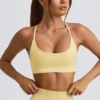 Super Sculpt sömlös rygglös sport-BH i smörgul Super Sculpt sömlös rygglös sport-BH i smörgul