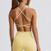 Super Sculpt sömlös rygglös sport-BH i smörgul Super Sculpt sömlös rygglös sport-BH i smörgul