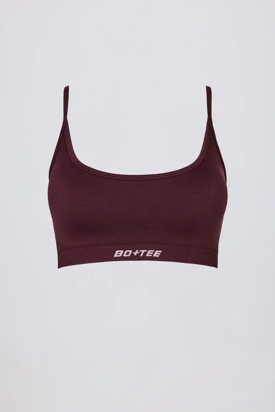 Super Sculpt sömlös rygglös sport-BH i vinröd Super Sculpt sömlös rygglös sport-BH i vinröd