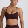Super Sculpt sömlös sport-BH med korsad rygg i choklad Super Sculpt sömlös sport-BH med korsad rygg i choklad