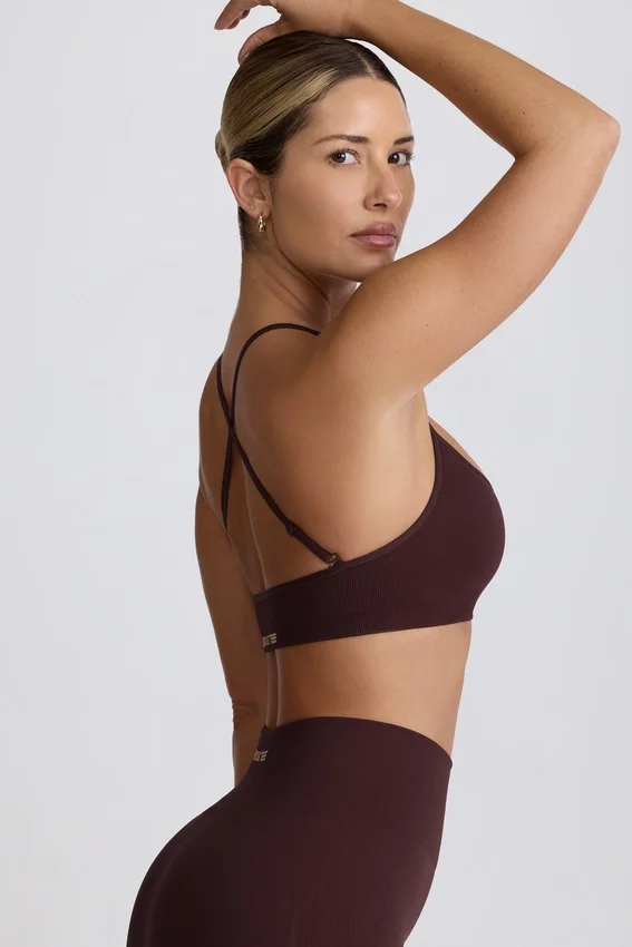 Super Sculpt sömlös sport-BH med korsad rygg i choklad Super Sculpt sömlös sport-BH med korsad rygg i choklad
