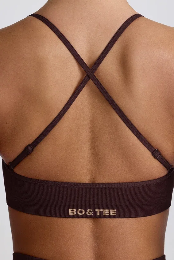 Super Sculpt sömlös sport-BH med korsad rygg i choklad Super Sculpt sömlös sport-BH med korsad rygg i choklad