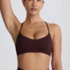 Super Sculpt sömlös sport-BH med korsad rygg i choklad Super Sculpt sömlös sport-BH med korsad rygg i choklad