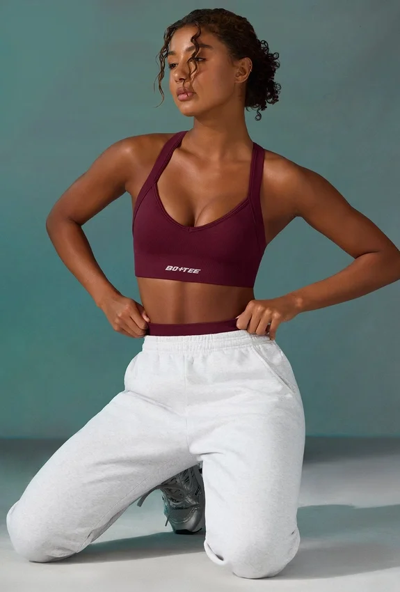 Super Sculpt sömlös sport-BH med korsad rygg i plommon Super Sculpt sömlös sport-BH med korsad rygg i plommon