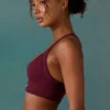 Super Sculpt sömlös sport-BH med korsad rygg i plommon Super Sculpt sömlös sport-BH med korsad rygg i plommon