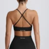 Super Sculpt sömlös sport-BH med korsad rygg i svart Super Sculpt sömlös sport-BH med korsad rygg i svart