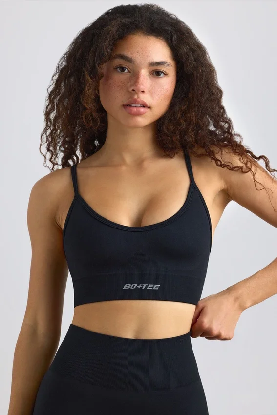 Super Sculpt sömlös sport-BH med rund halsringning i svart Super Sculpt sömlös sport-BH med rund halsringning i svart