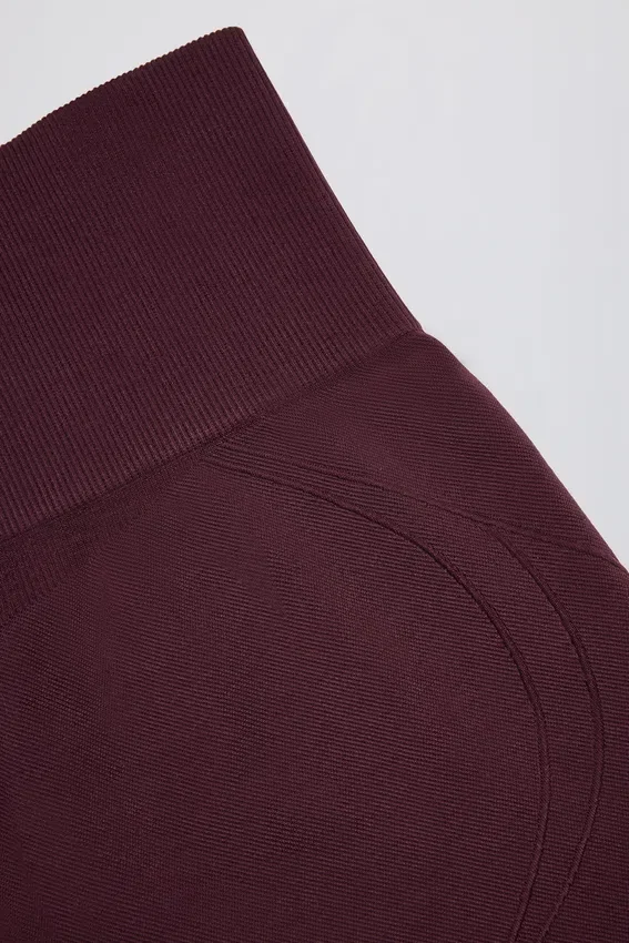 Super Sculpt sömlösa minishorts i burgundy Super Sculpt sömlösa minishorts i burgundy