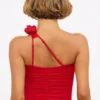 Tesia Slinky Jersey Rose Detail Asymmetric Top i scharlakansrött Tesia Slinky Jersey Rose Detail Asymmetric Top i scharlakansrött