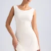 Tigen Off-Shoulder Cowl-Back A-Line Miniklänning i Ivory Tigen Off-Shoulder Cowl-Back A-Line Miniklänning i Ivory