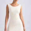 Tigen Off-Shoulder Cowl-Back A-Line Miniklänning i Ivory Tigen Off-Shoulder Cowl-Back A-Line Miniklänning i Ivory