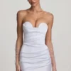 Tirza Ruched Corset Miniklänning i vitt Tirza Ruched Corset Miniklänning i vitt