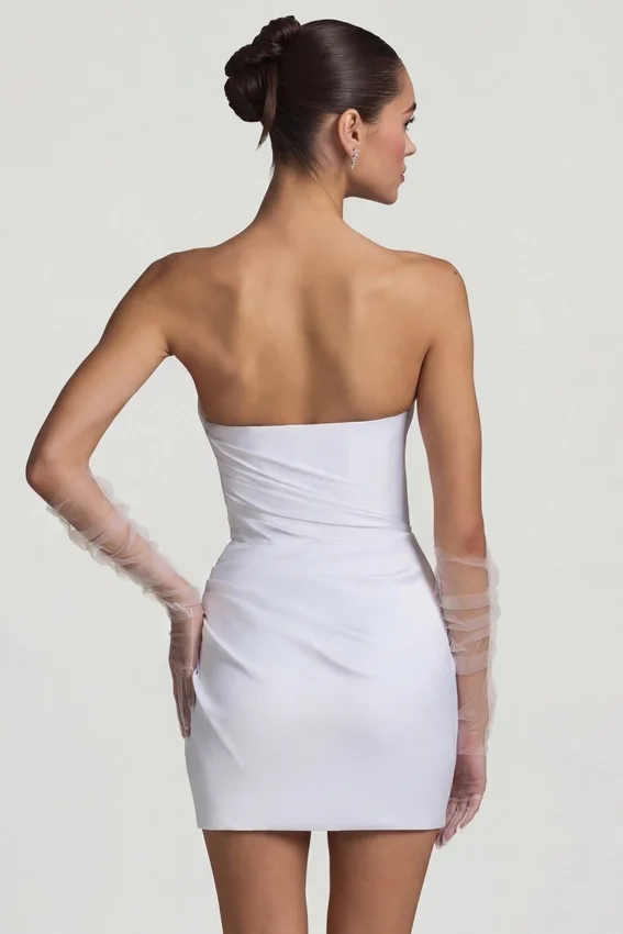 Tirza Ruched Corset Miniklänning i vitt Tirza Ruched Corset Miniklänning i vitt
