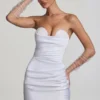 Tirza Ruched Corset Miniklänning i vitt Tirza Ruched Corset Miniklänning i vitt