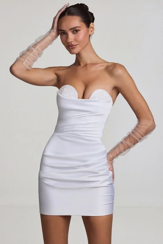 Tirza Ruched Corset Miniklänning i vitt Tirza Ruched Corset Miniklänning i vitt