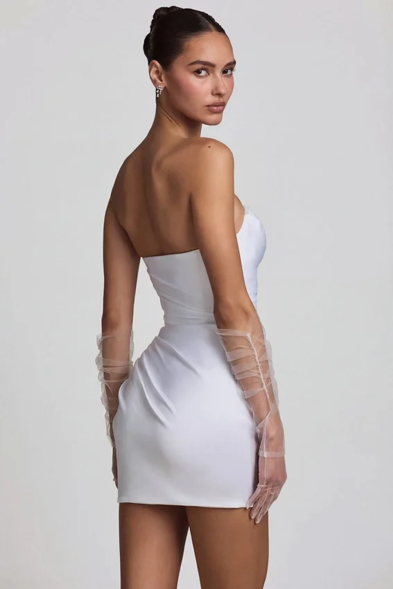 Tirza Ruched Corset Miniklänning i vitt Tirza Ruched Corset Miniklänning i vitt