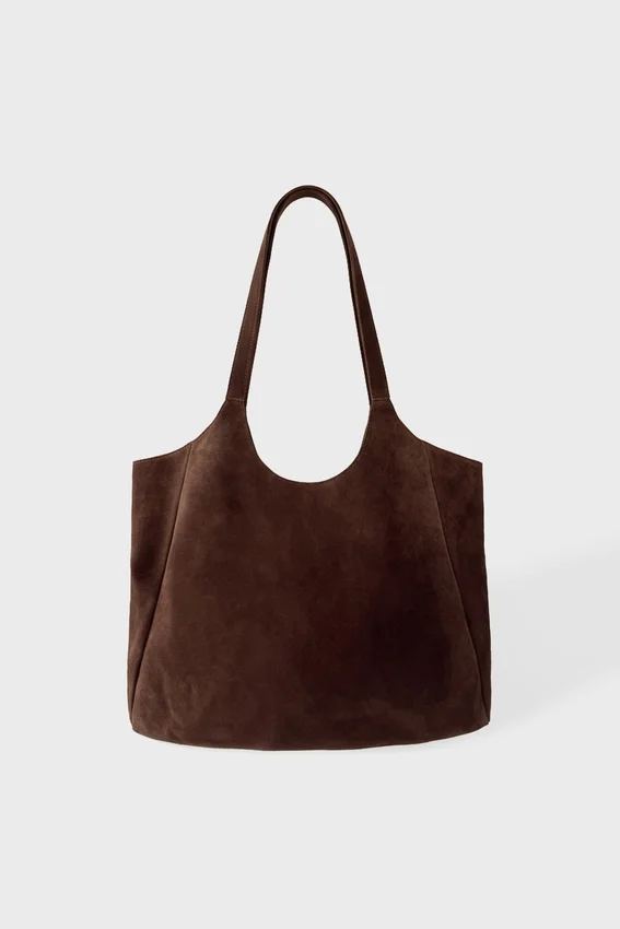 Tote-väska i mocka i färgen Espresso Tote-väska i mocka i färgen Espresso