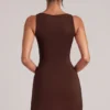 Tula Mid-Rise Bodycon Ultra Mini Kjol med spalt i chokladbrunt Tula Mid-Rise Bodycon Ultra Mini Kjol med spalt i chokladbrunt