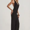 Tulay Devoré jumpsuit med halterneck och öppen rygg i svart Tulay Devoré jumpsuit med halterneck och öppen rygg i svart