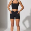 Twist Waist Mini Shorts med fickor i svart Twist Waist Mini Shorts med fickor i svart