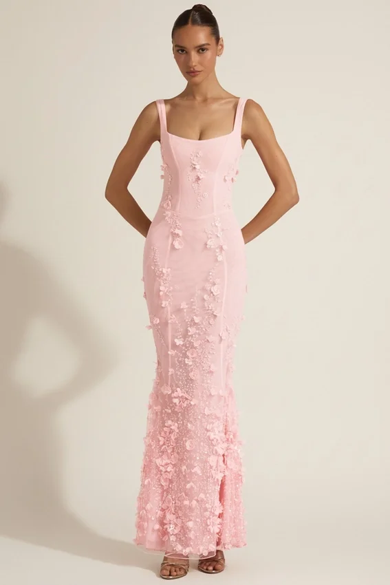 Vasanta Embellished Appliqué Soft-Scoop Corset Gown i rosa Vasanta Embellished Appliqué Soft-Scoop Corset Gown i rosa