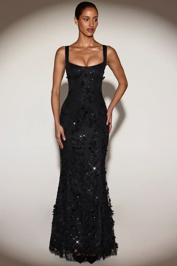 Vasanta Embellished Appliqué Soft-Scoop Corset Gown i svart Vasanta Embellished Appliqué Soft-Scoop Corset Gown i svart