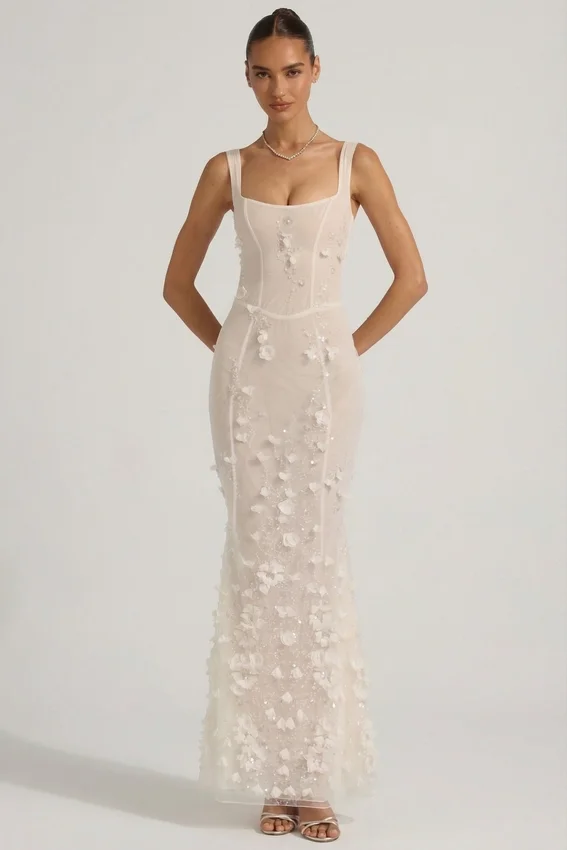 Vasanta Embellished Appliqué Soft-Scoop Corset Gown i vitt Vasanta Embellished Appliqué Soft-Scoop Corset Gown i vitt