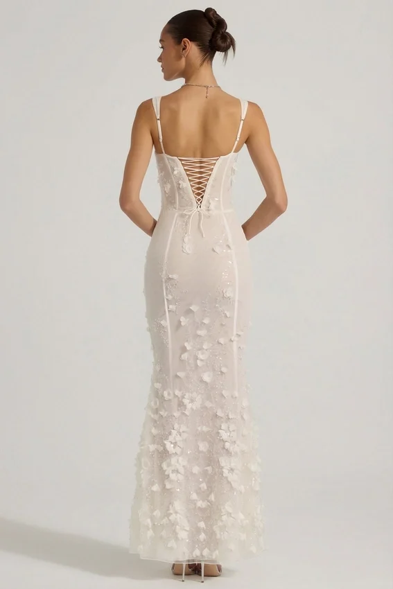 Vasanta Embellished Appliqué Soft-Scoop Corset Gown i vitt Vasanta Embellished Appliqué Soft-Scoop Corset Gown i vitt