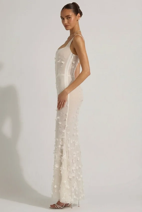 Vasanta Embellished Appliqué Soft-Scoop Corset Gown i vitt Vasanta Embellished Appliqué Soft-Scoop Corset Gown i vitt