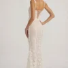 Vasanta Embellished Appliqué Soft-Scoop Corset Gown i vitt Vasanta Embellished Appliqué Soft-Scoop Corset Gown i vitt