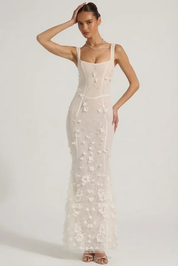 Vasanta Embellished Appliqué Soft-Scoop Corset Gown i vitt Vasanta Embellished Appliqué Soft-Scoop Corset Gown i vitt
