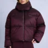 Vattentät, kort oversized skidjacka i burgundy Vattentät, kort oversized skidjacka i burgundy