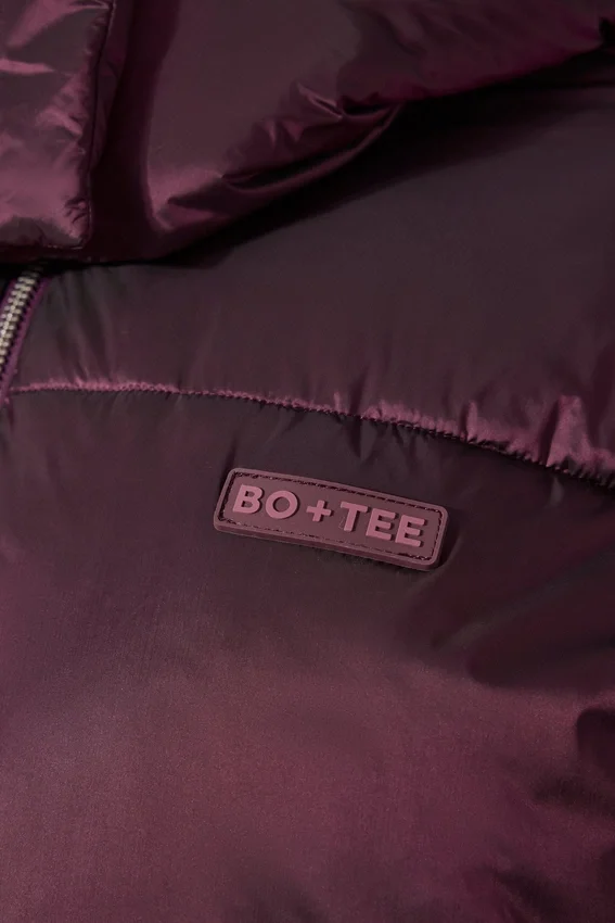 Vattentät, kort oversized skidjacka i burgundy Vattentät, kort oversized skidjacka i burgundy