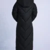 Vattentät lång parkas med huva i svart Vattentät lång parkas med huva i svart