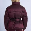 Vattentät oversized skidjacka med bälte i vinrött Vattentät oversized skidjacka med bälte i vinrött
