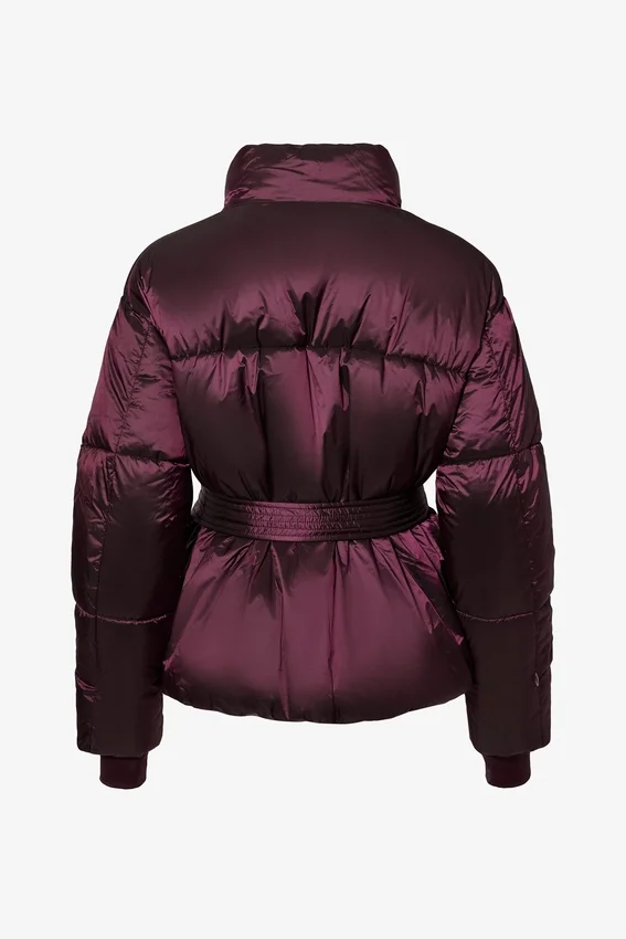 Vattentät oversized skidjacka med bälte i vinrött Vattentät oversized skidjacka med bälte i vinrött