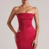 Veda Bandeau Bodycon Miniklänning i körsbärsrött Veda Bandeau Bodycon Miniklänning i körsbärsrött