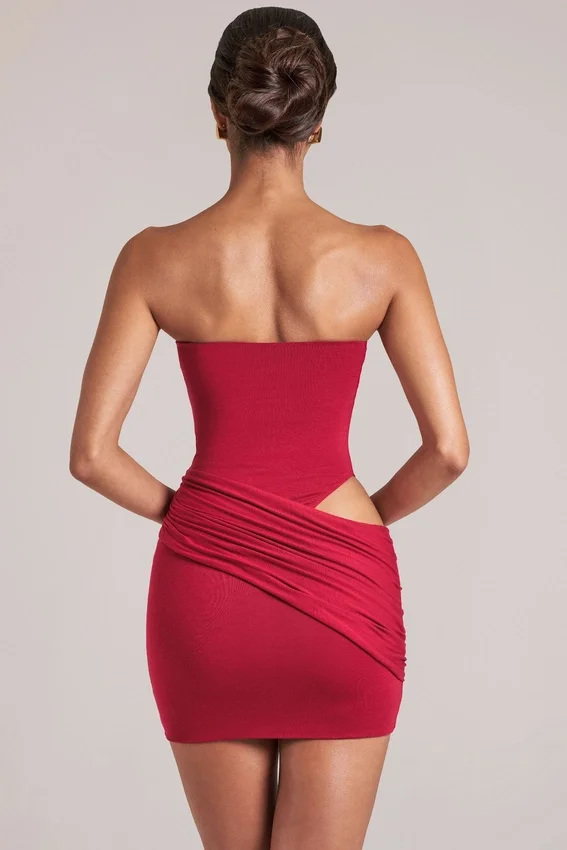 Veda Bandeau Bodycon Miniklänning i körsbärsrött Veda Bandeau Bodycon Miniklänning i körsbärsrött