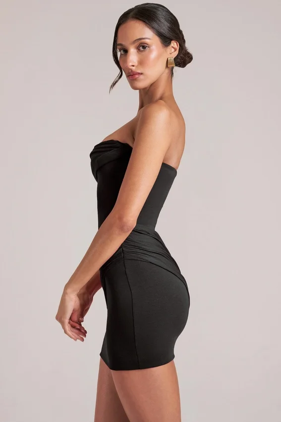Veda bandeau-miniklänning i svart Veda bandeau-miniklänning i svart