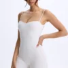 Vera Modal-unitard med hjärtformad halsringning och låg rygg i vitt Vera Modal-unitard med hjärtformad halsringning och låg rygg i vitt