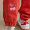 Överdimensionerade joggingbyxor i borstad jersey i rött Överdimensionerade joggingbyxor i borstad jersey i rött