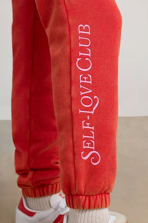 Överdimensionerade joggingbyxor i borstad jersey i rött Överdimensionerade joggingbyxor i borstad jersey i rött